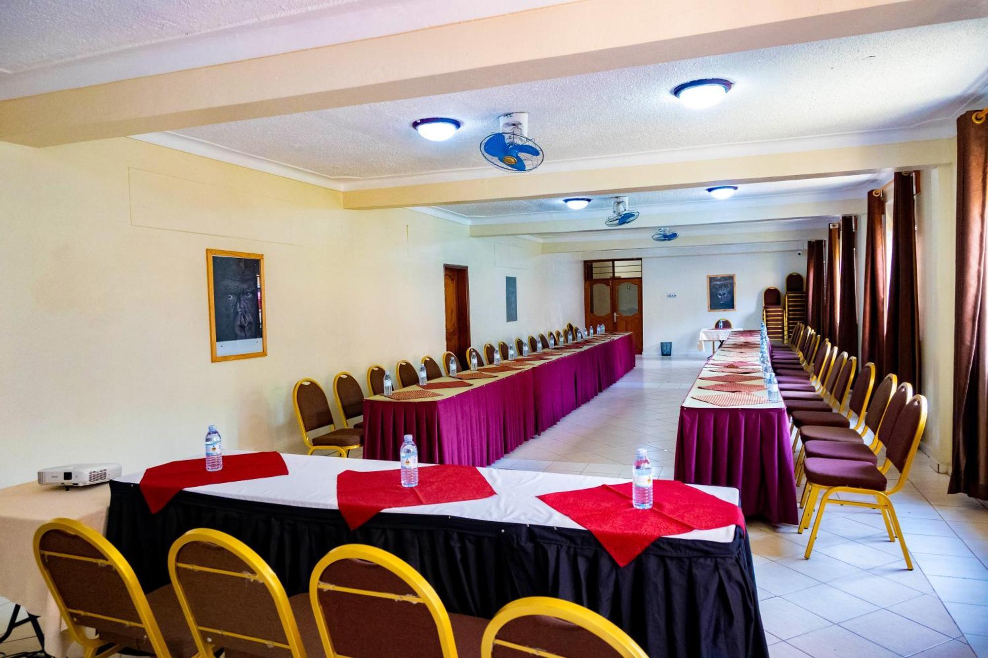 Acacia Hotel Mbarara Buitenkant foto